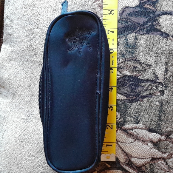 🌺BLACK Zip Up Case - Picture 4 of 5